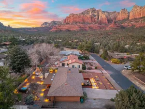Image of NEW Redrock Experience Views Firepit Hottub