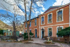 Image of Cliff House Lodge B&B