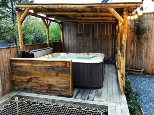 Image of Unique holiday home in Bastogne with bubble bath