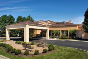 Image of Courtyard Toledo Airport Holland