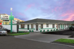 Image of Town House Motel