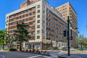 Image of Gorgeous 4BR Luxury Condo Steps to French Quarter