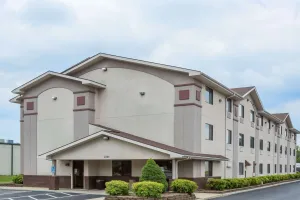 Image of Super 8 by Wyndham Danville VA