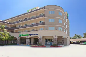 Image of Holiday Inn Express & Suites Pasadena - Los Angeles by IHG