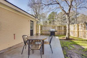 Image of 17 Mi to Dtwn: Family Home in North Charleston