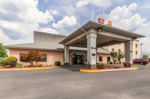 Image of Econo Lodge Inn & Suites