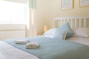 Image of Central 2 Bed House w/ Garden and Free Parking!