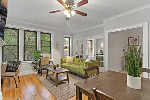Image of 2BR Bustling & Lively Apt in Lake View