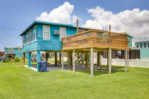 Image of Bright Surfside Beach Home w/ Deck, Walk to Beach!
