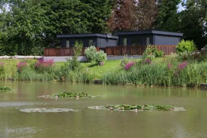 Image of Beautiful Open Plan Lakeside Lodge, Shearsby