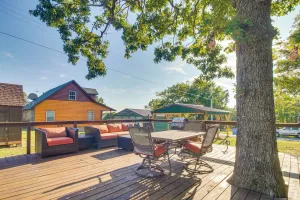 Image of Incredible Log Home 1 Mile from Lake Tenkiller