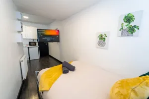 Image of Large Studio available on First floor!