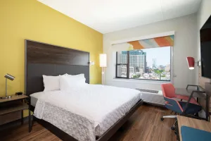 Image of Tru By Hilton Baltimore Harbor East
