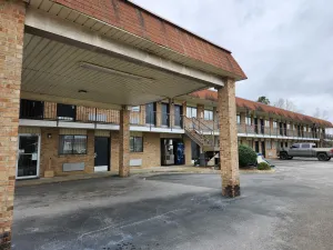 Image of Budget Host Inn