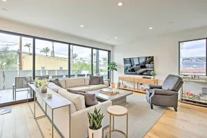 Image of Chic Coronado Retreat with Patio and 4 Cruiser Bikes!