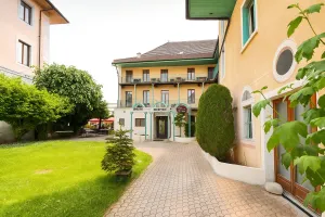 Image of Logis Hôtel de Genève et Restaurant , Faverges-Seythenex