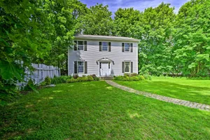 Image of Walk to Dining Downtown Lenox Guest House!