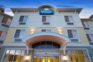 Image of Days Inn & Suites by Wyndham Altoona