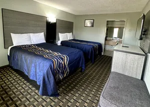 Image of Red Carpet Inn - Natchez