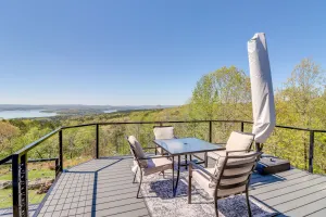 Image of Charming Edgemont Home with Deck and Lake Views!