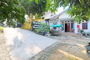 Image of SPOT ON 91222 Kanjeng Mami Homestay Syariah