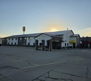 Image of Super 8 by Wyndham Newton