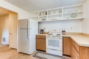 Image of 3 Mi to Dtwn Silver Spring: Convenient Apartment
