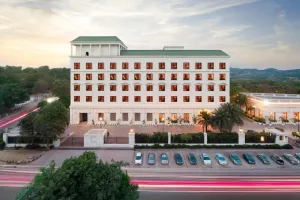 Image of DLF Club 3