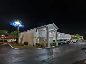 Image of Days Inn by Wyndham Bradenton I-75