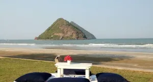 Image of Brassiere Beach Hotel