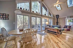 Image of Spacious Family Escape Walk to Lake Michigan!