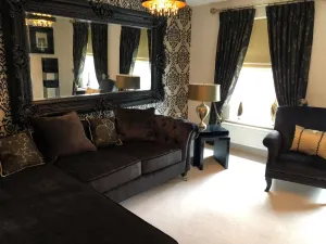 Image of Cozy Sheffield Guest Room with Shared Facilities