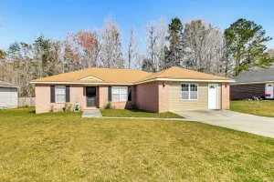 Image of 3 Mi to Hunter Army Airfield: Home w/ Serene Deck