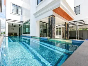 Image of Pattaya Villa w/bathtub - Exquisite Pool Villa I