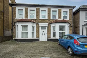 Image of West Ealing Serviced Apts- 2 Bedroom 2 Bath Parking Near Station with Off Street Parking By 360Stays