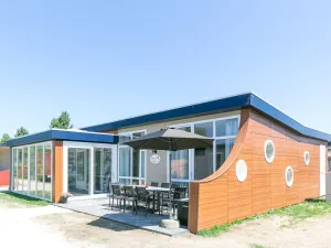 Image of Modern Holiday Home With Conservatory