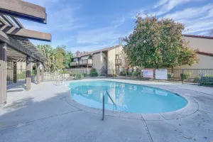 Image of Cozy Fresno Condo w/ Balcony & Pool Access