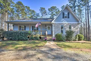 Image of Family-Friendly Lake Lanier Escape on 2 and Acres!