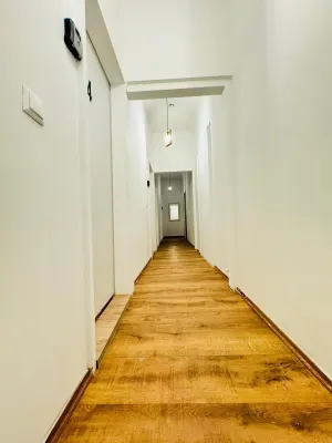 Image of 5BR Apt For 10 Walk to Kaufpark Alterlaa