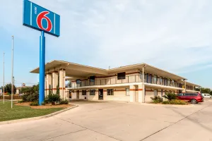 Image of Motel 6-San Antonio, TX - South WW White Rd