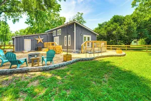 Image of Pet-Friendly Cottage, 3 Blocks to Main St!