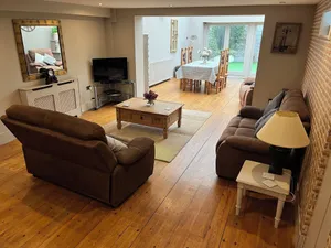 Image of Large 2-bed House Derbyshire off Chatsworth rd