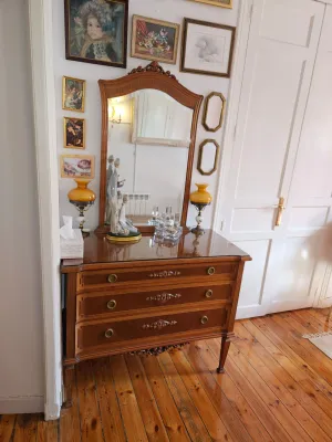 Image of Room in Apartment - Beautiful and Large room in The City Centre