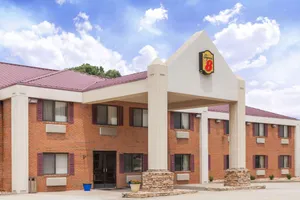 Image of Super 8 by Wyndham Eddyville/Kuttawa