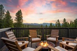 Image of Serene Retreat Amazing Views Hottub Sauna, Xbox
