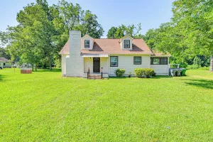 Image of 6 Mi to Dtwn: Charming Home w/ Yard in Charlotte