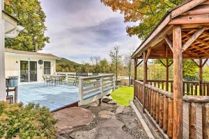Image of Jewett Gem w/ Charcoal Grill & Mountain Views