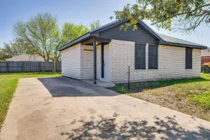 Image of Close to Town & Med Center: Weslaco Home