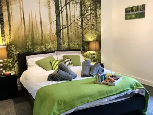 Image of Stylish 3 bedroom house only 5 mins from M6/M58
