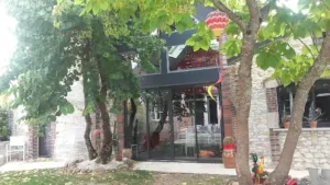 Image of Le Rouge & Blanc